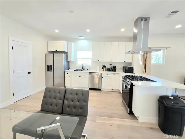 $5,000 | 1225 West 41st Street, Los Angeles, CA 90037