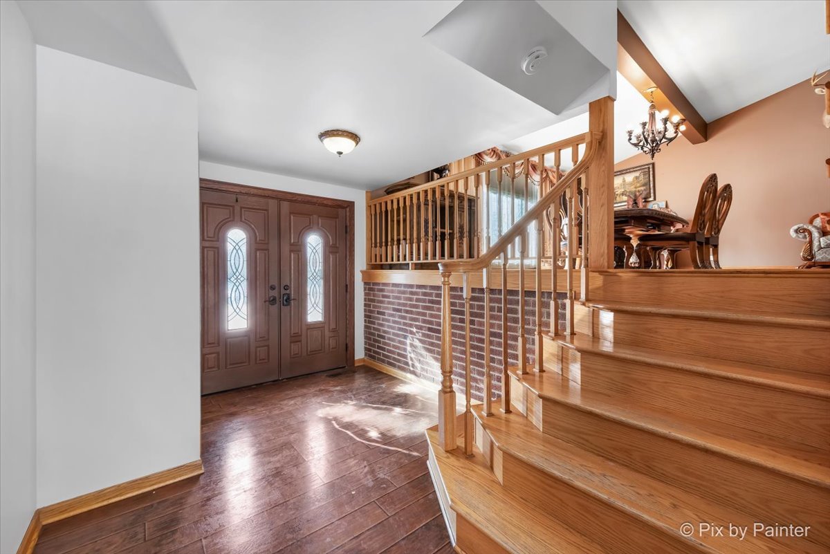 380 Dulles Road Des Plaines, IL 60016 - Photo 3 of 31