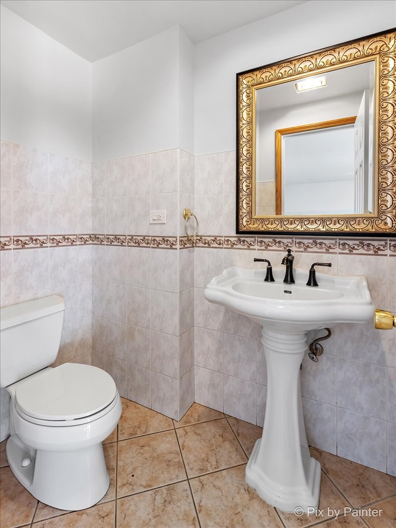 380 Dulles Road Des Plaines, IL 60016 - Photo 7 of 31