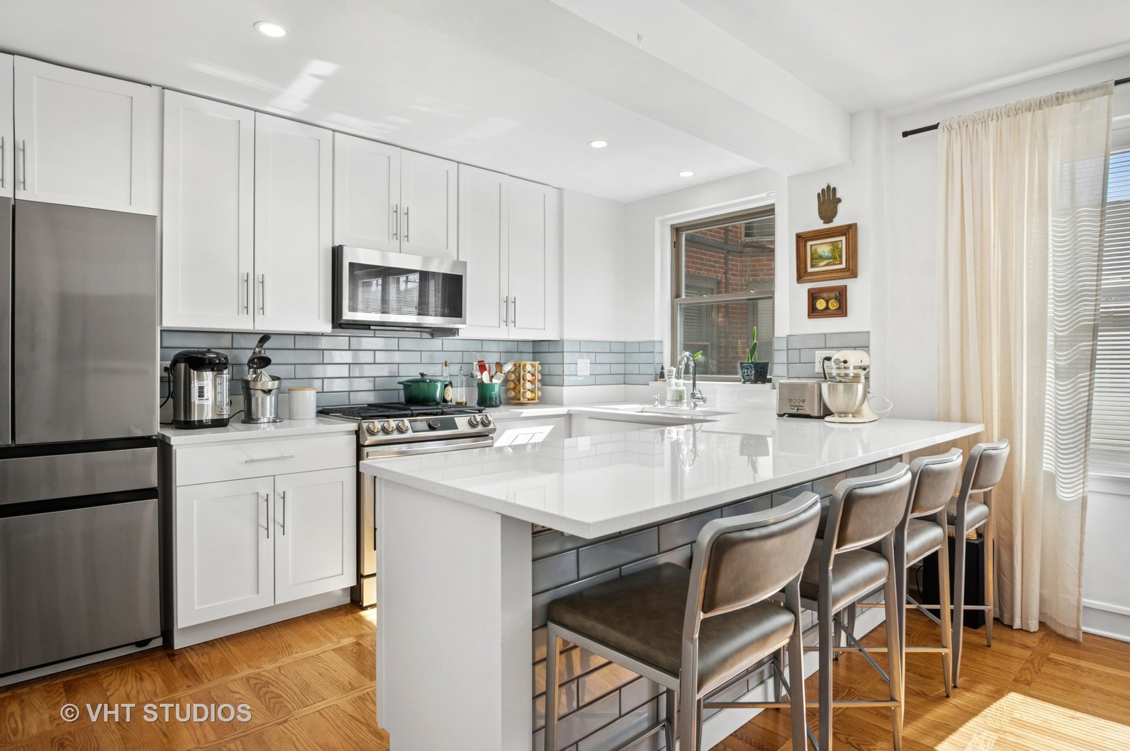 1585 Ridge Avenue, Unit 110 Evanston, IL 60201 - Photo 8 of 21 Gallery Image 8