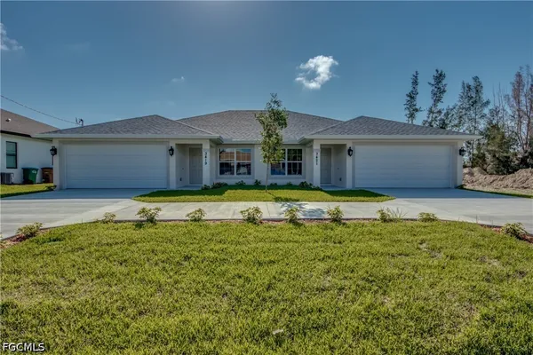 $1,900 | 3421 Southwest 15th Place, Unit 3419, Cape Coral, FL 33914