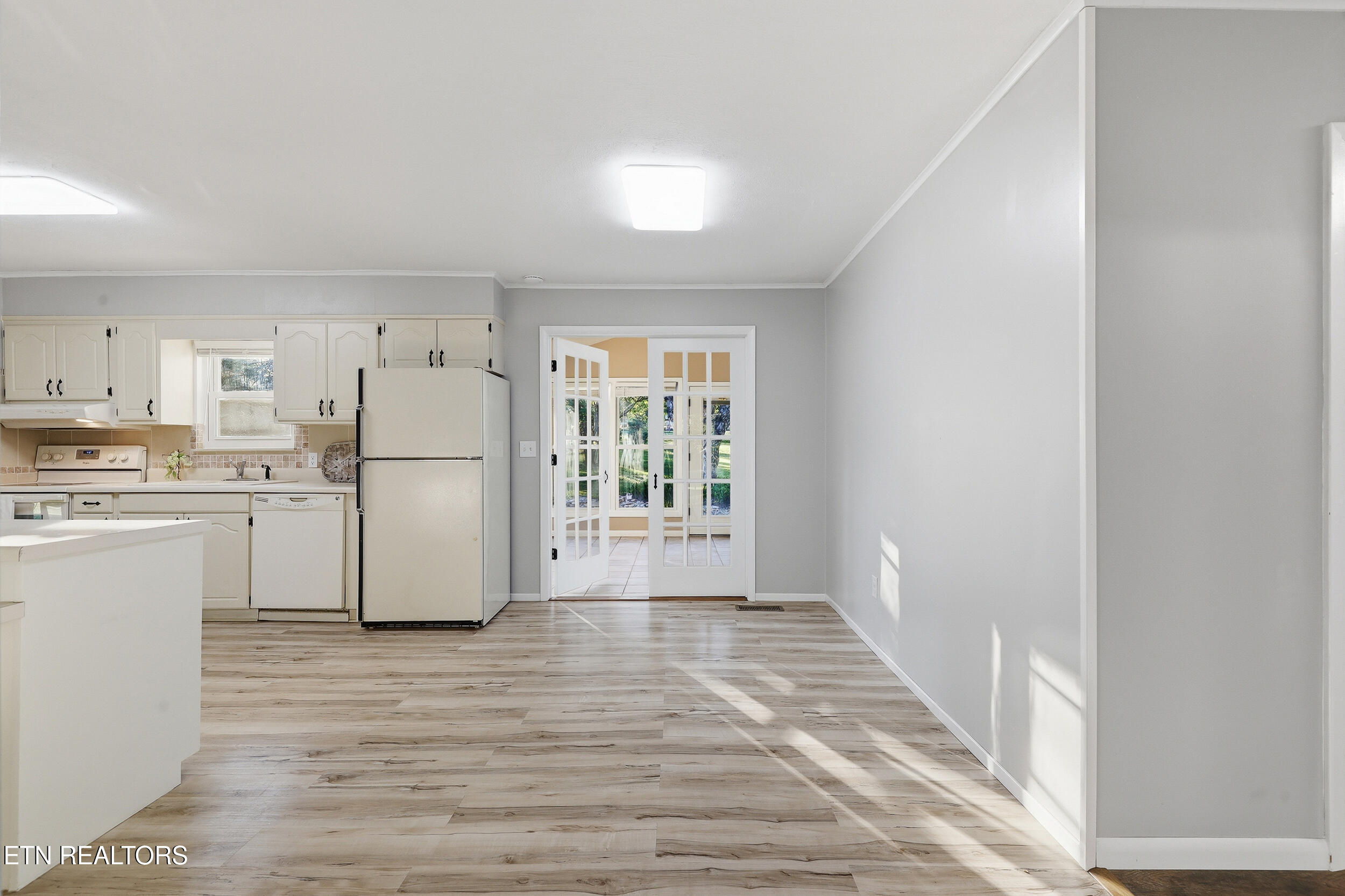819 Rutledge Pike Blaine, TN 37709 - Photo 12 of 40 27_819_rutledge_pike_0077