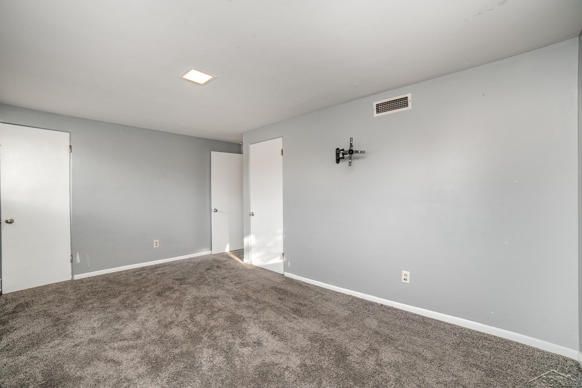 63 Benton Road Saginaw, MI 48602 - Photo 24 of 39 50126640-23.JPG