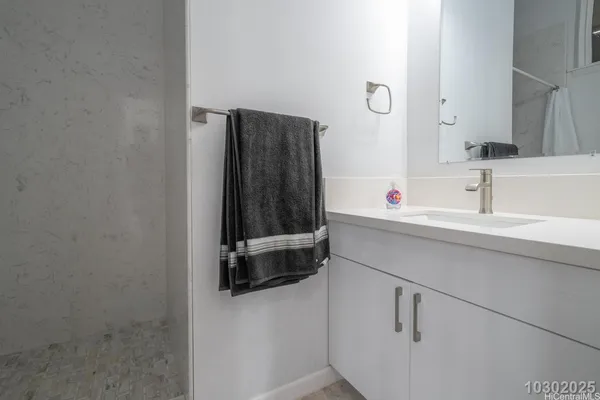 $2,750 | 87-1450 Farrington Highway, Unit C (UPSTAIRS), Waianae, HI 96792