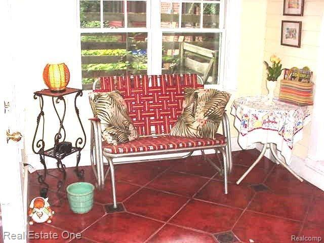 58 Amherst Road Pleasant Ridge, MI 48069 - Photo 17 of 20 HEATED SUNROOM