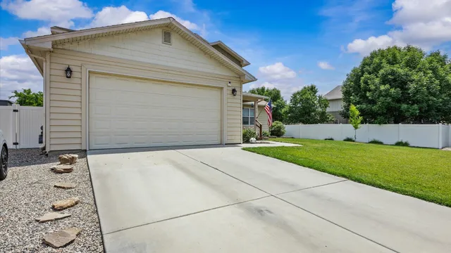 a front view of house with yard