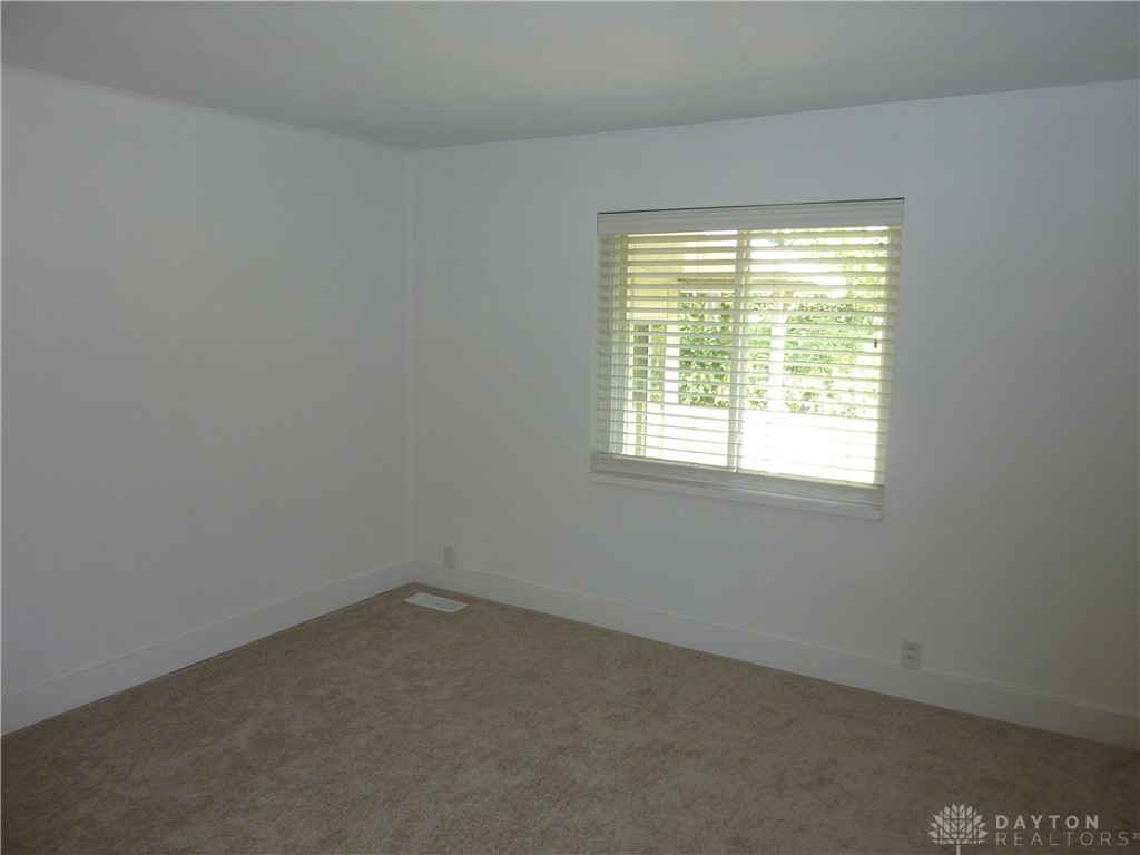 729 Brookfield Road Kettering, OH 45429 - Photo 9 of 30 Primary bedroom