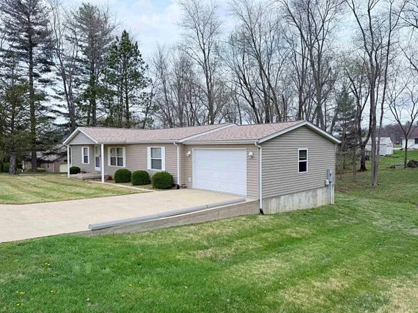 $189,900 | 315 Doyle Avenue, Loogootee, IN 47553