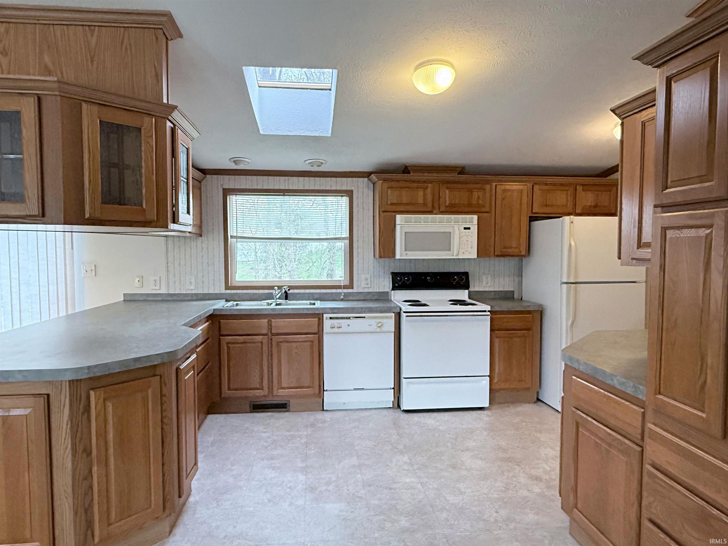 315 Doyle Avenue Loogootee, IN 47553 - Photo 7 of 27