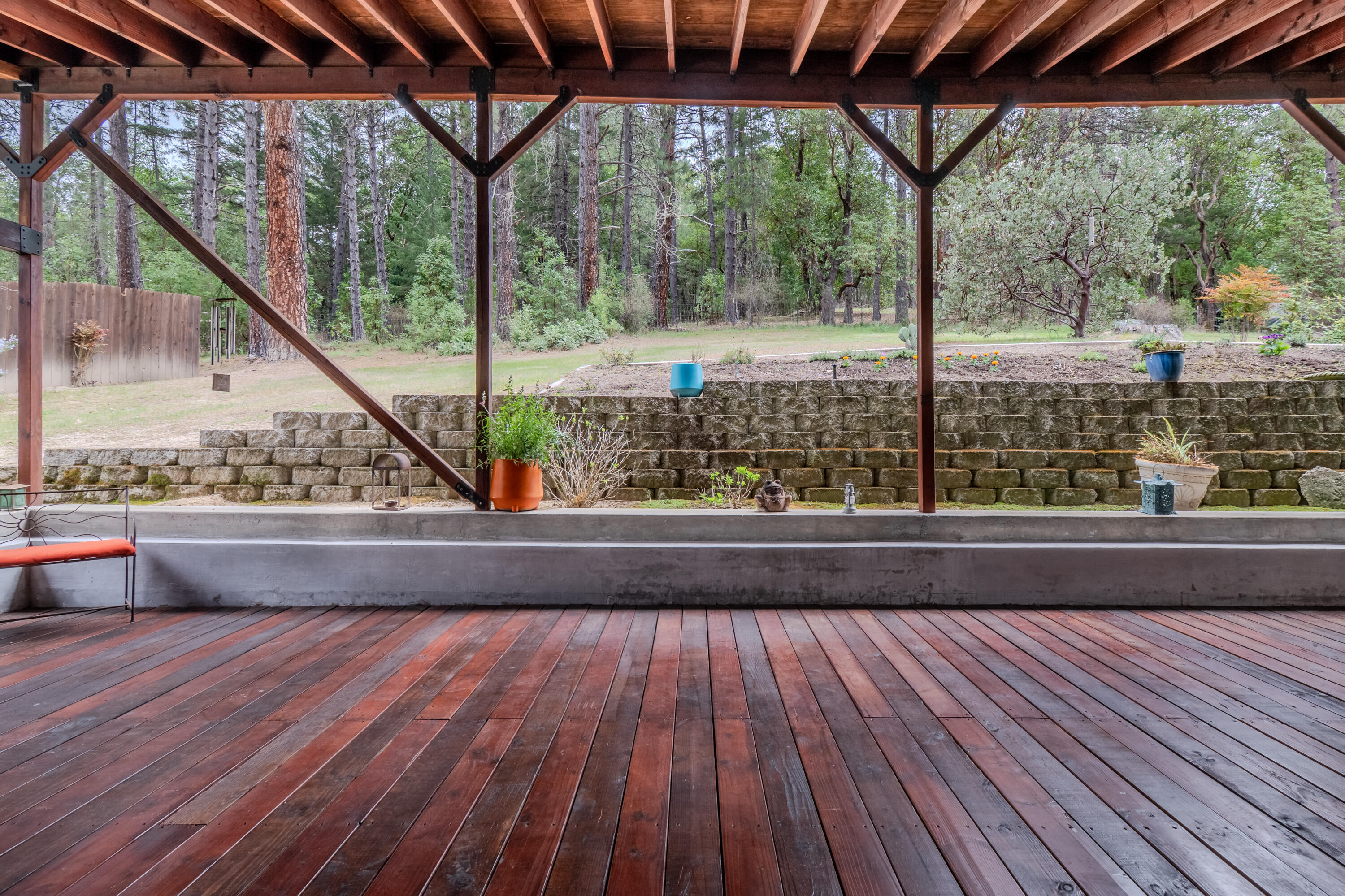 4728 East Evans Creek Road Rogue River, OR 97537 - Photo 26 of 40 back patio