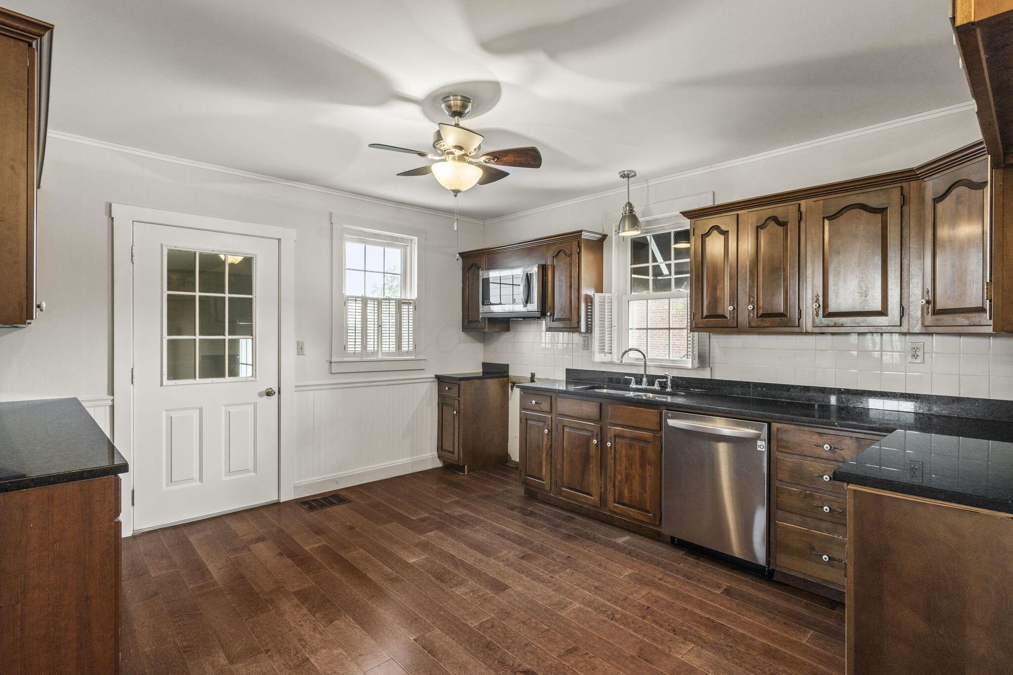 29614 Tarlton Adelphi Road Kingston, OH 45644 - Photo 12 of 60 Kitchen