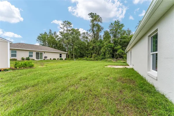 $1,800 | 13027 Northeast 5th Place, Silver Springs, FL 34488
