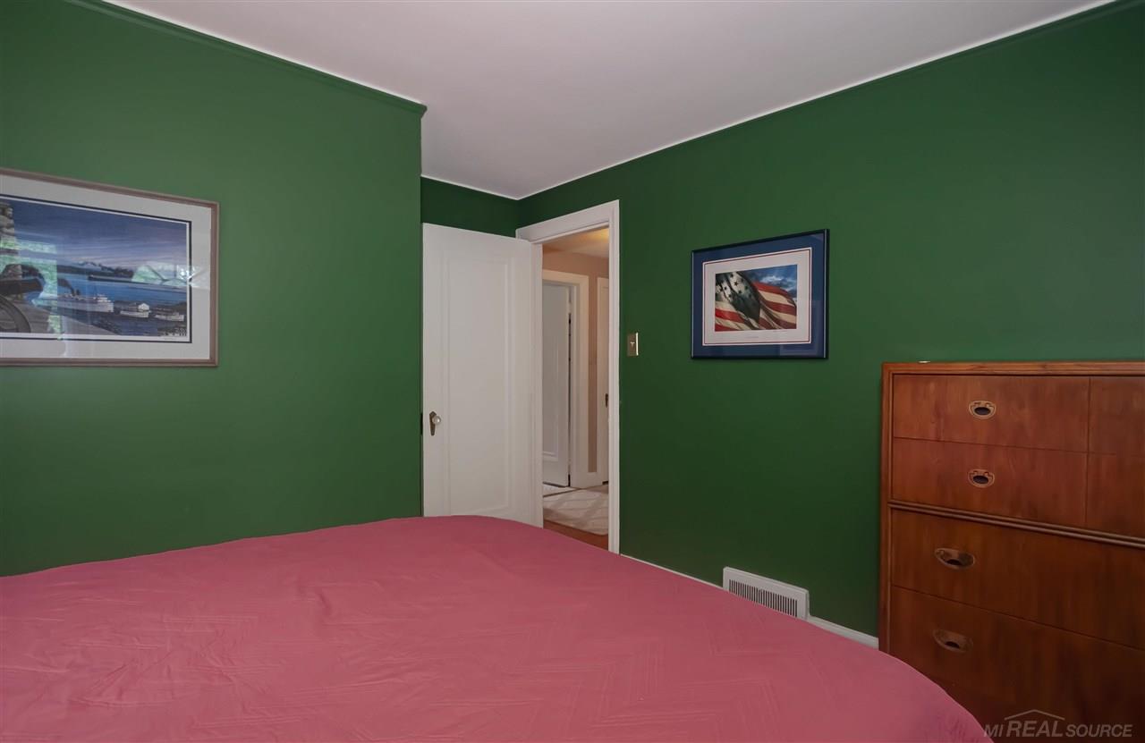 811 Lincoln Road Grosse Pointe, MI 48230 - Photo 30 of 43 50077595-29.JPG