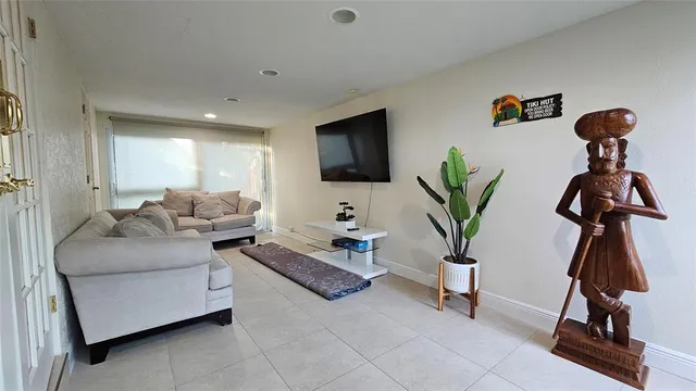 $5,000 | 436 Northeast 25th Avenue, Pompano Beach, FL 33062