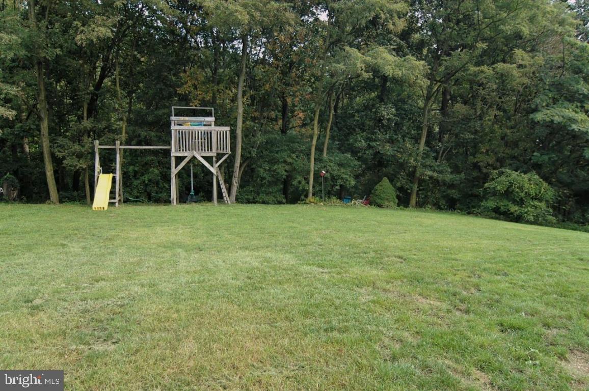 5 Hallmark Drive Lititz, PA 17543 - Photo 2 of 9