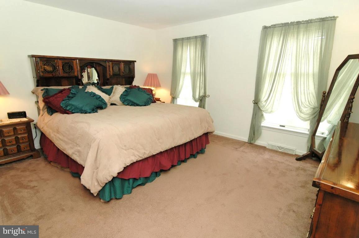 5 Hallmark Drive Lititz, PA 17543 - Photo 5 of 9