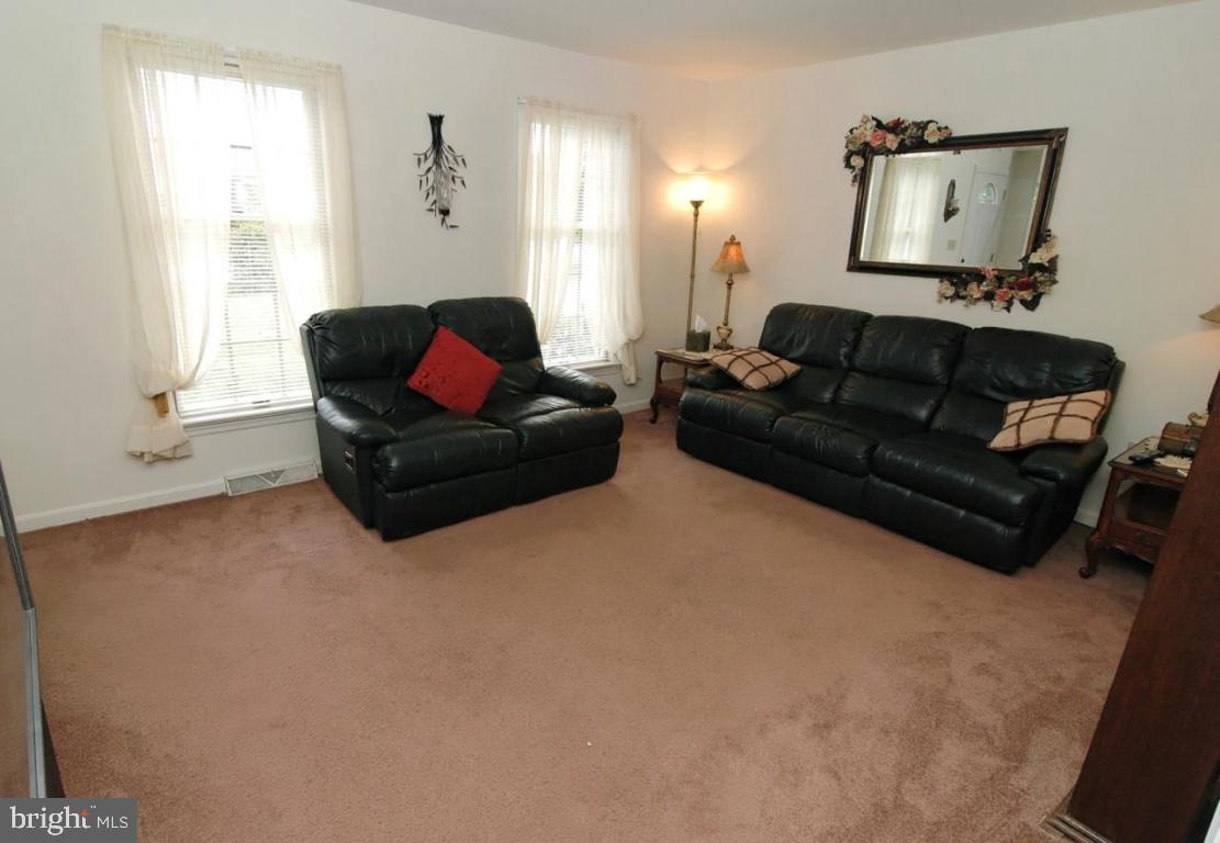 5 Hallmark Drive Lititz, PA 17543 - Photo 8 of 9