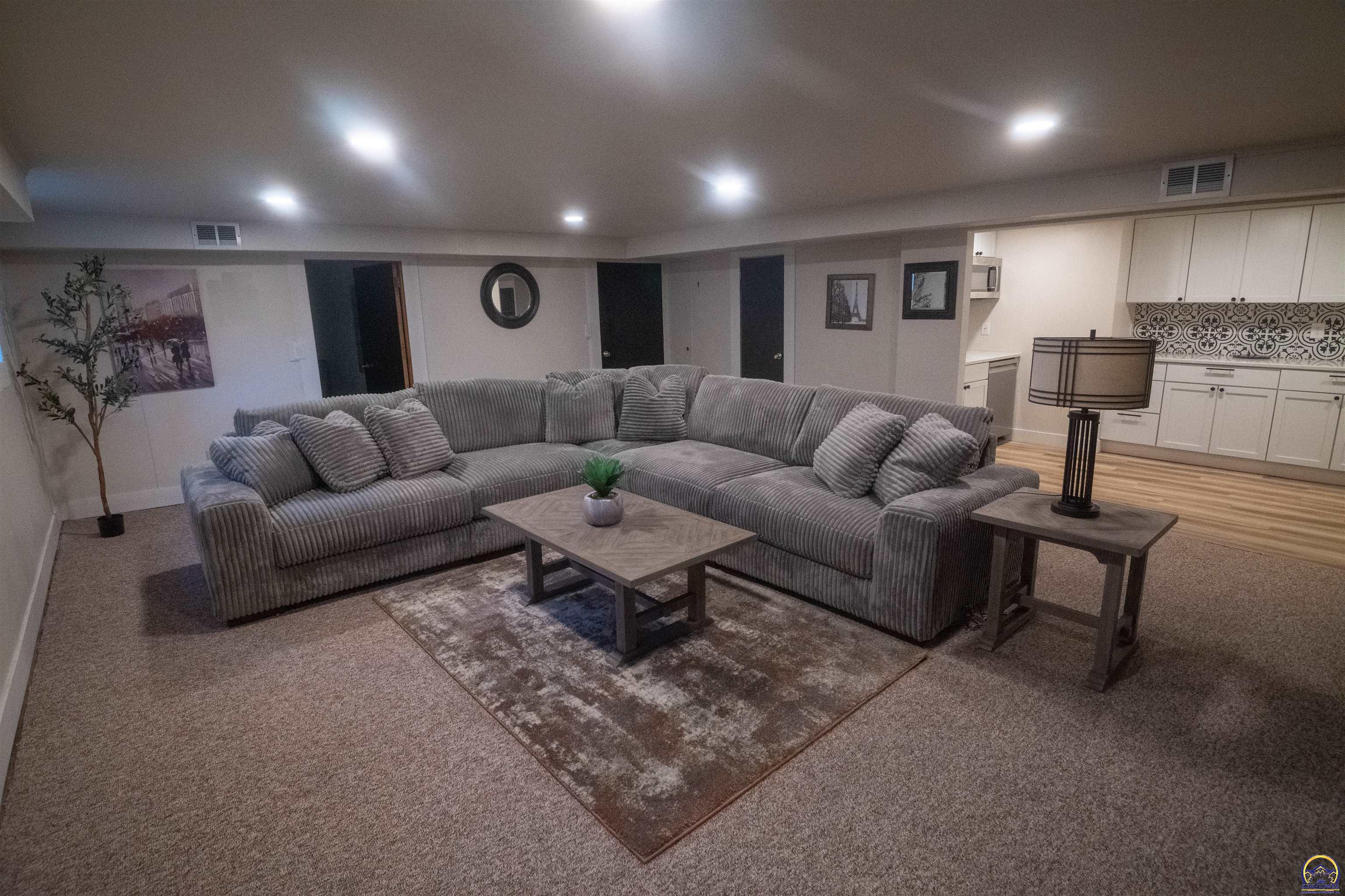 410 Turner Road Emporia, KS 66801 - Photo 12 of 47