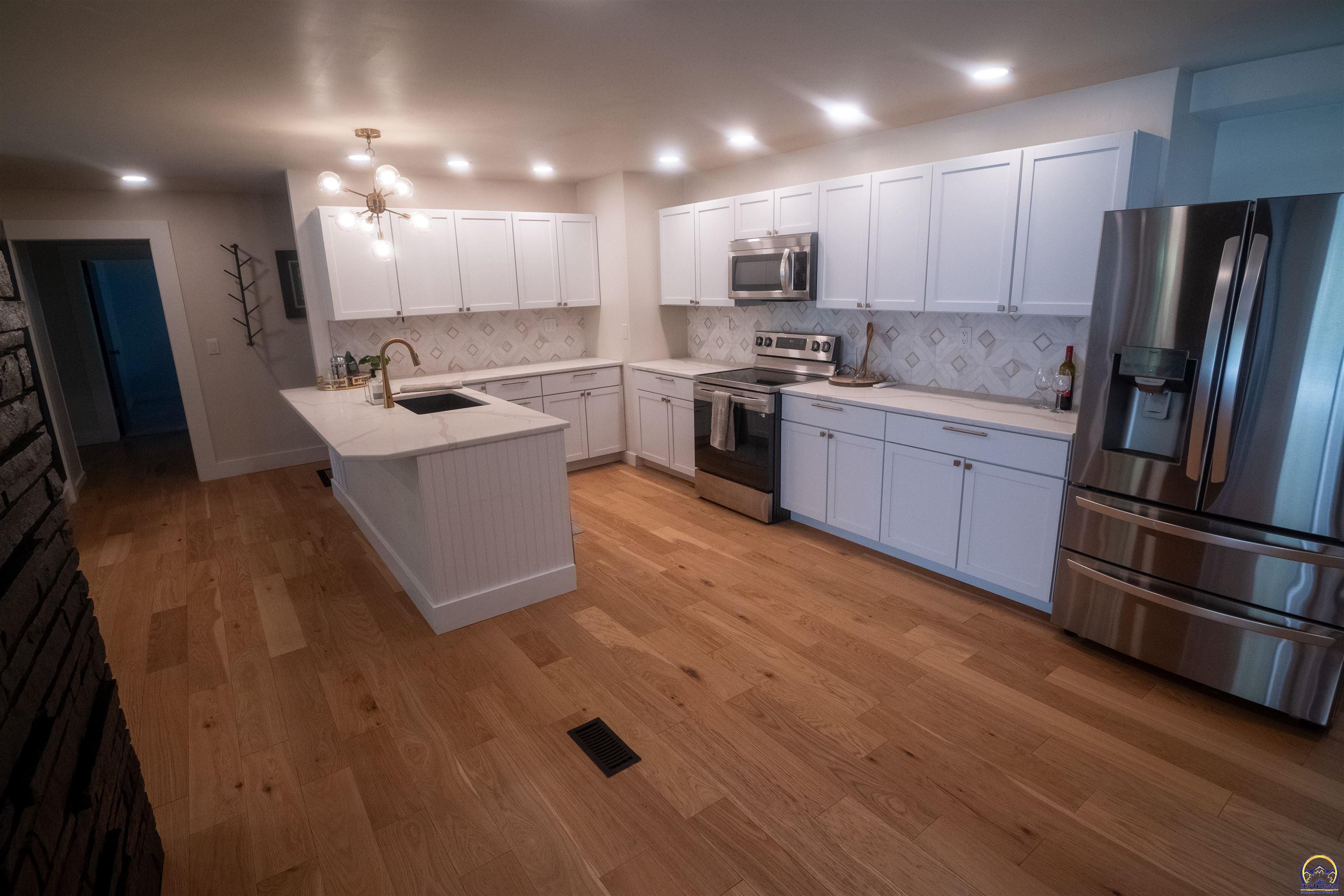 410 Turner Road Emporia, KS 66801 - Photo 3 of 47