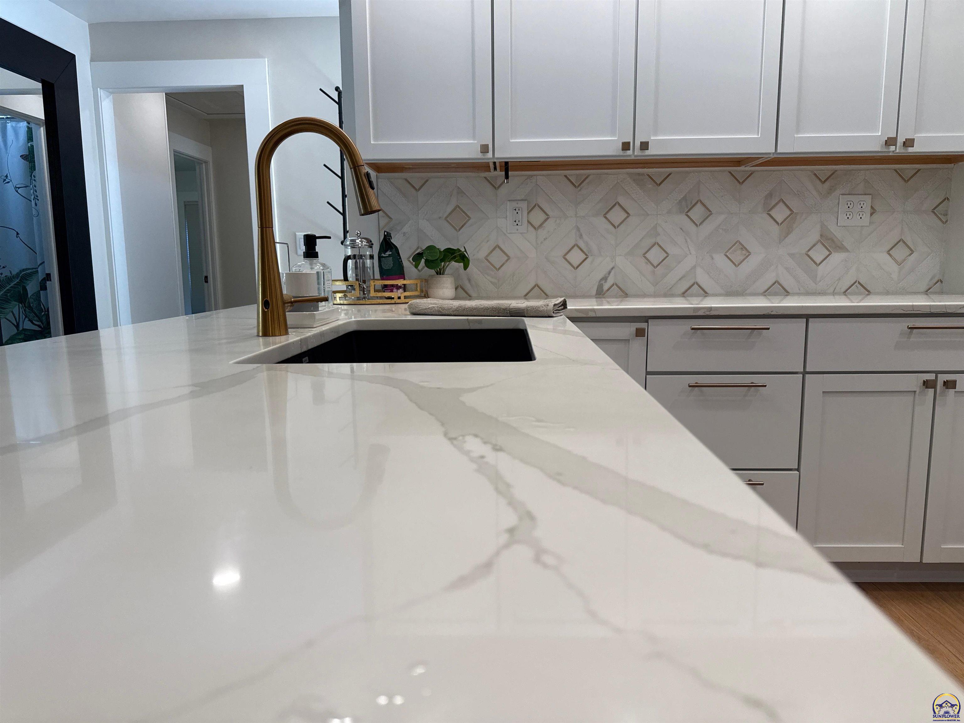 410 Turner Road Emporia, KS 66801 - Photo 4 of 47