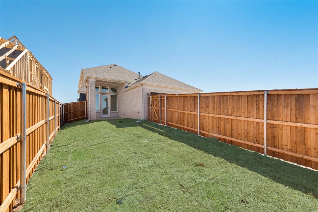 12711 Pne Rdg Trail Wylie, TX 75098 - Photo 28 of 30 a view of a backyard