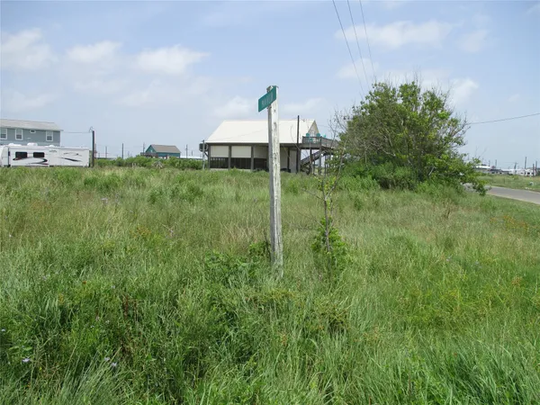 $35,000 | 1527 Marlin, Sargent, TX 77414