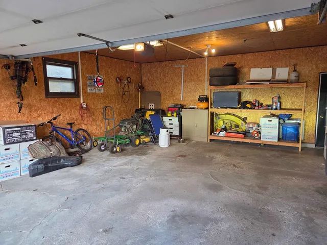 $297,500 | 105 Blackhawk Drive, Galena, IL 61036