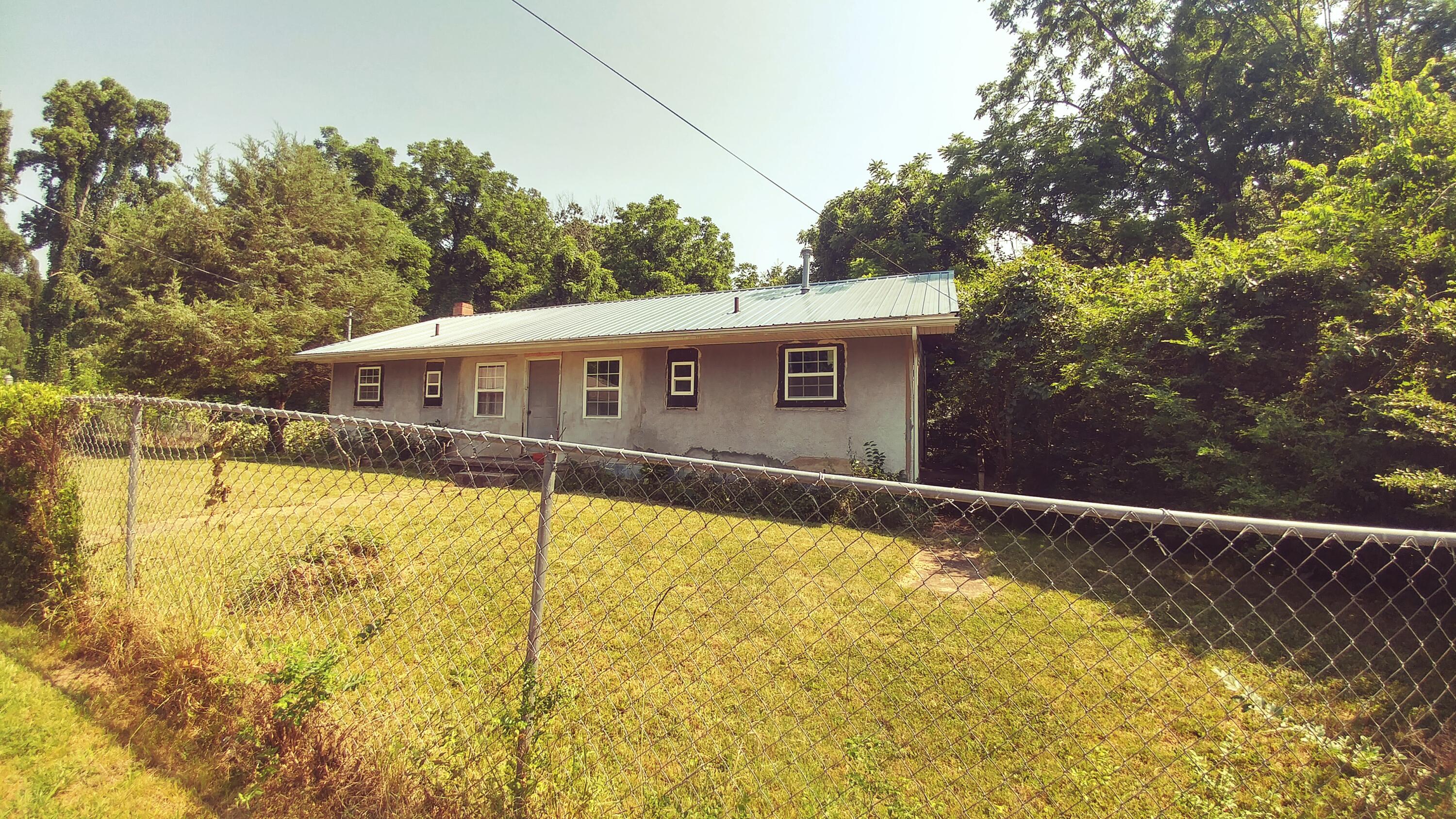 110 Hunter Place Oak Ridge, TN 37830 - Photo 2 of 16 0706211111a_HDR