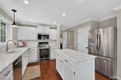 $465,000 | 347 Oak Park Village Drive, Wildwood, MO 63040