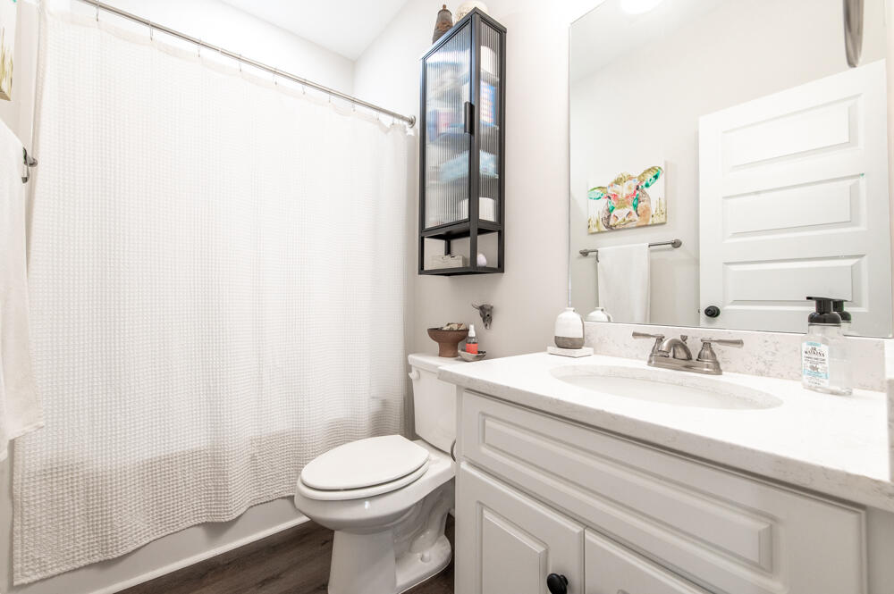 1806 Lowe Street North Augusta, SC 29841 - Photo 15 of 21 Full Guest Bath!