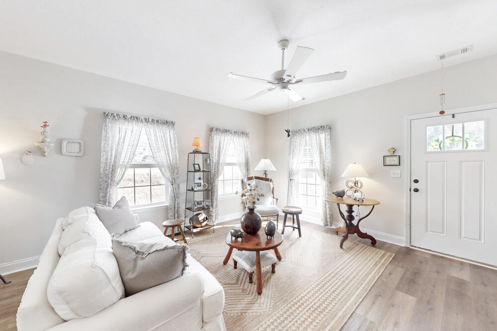 1806 Lowe Street North Augusta, SC 29841 - Photo 9 of 21 Living Room!