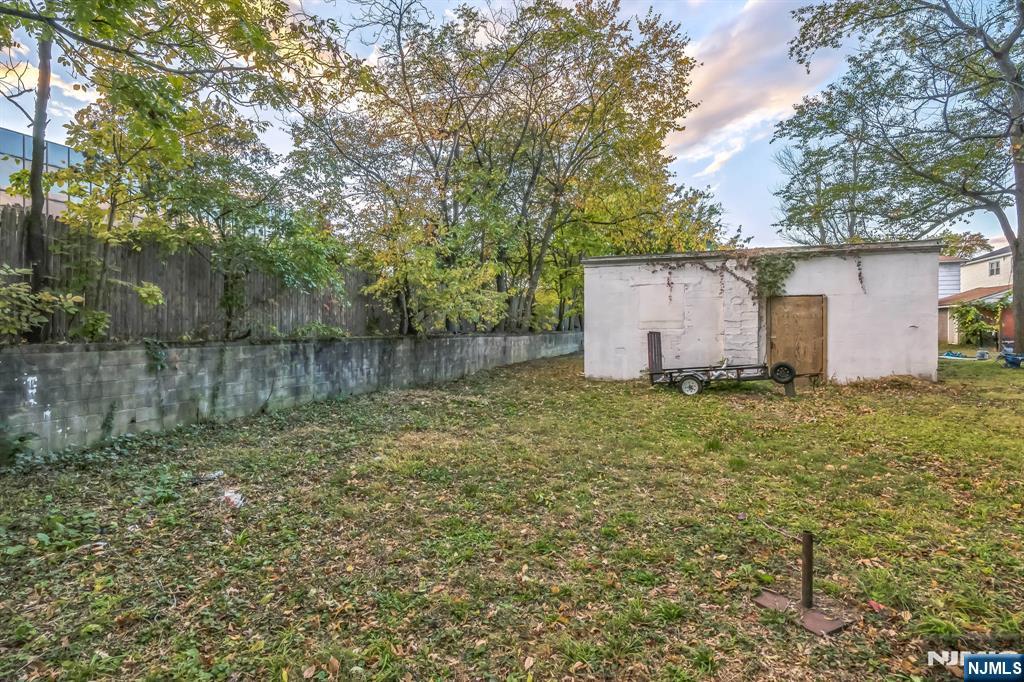 20 Maple Avenue Springfield, NJ 07081 - Photo 19 of 27