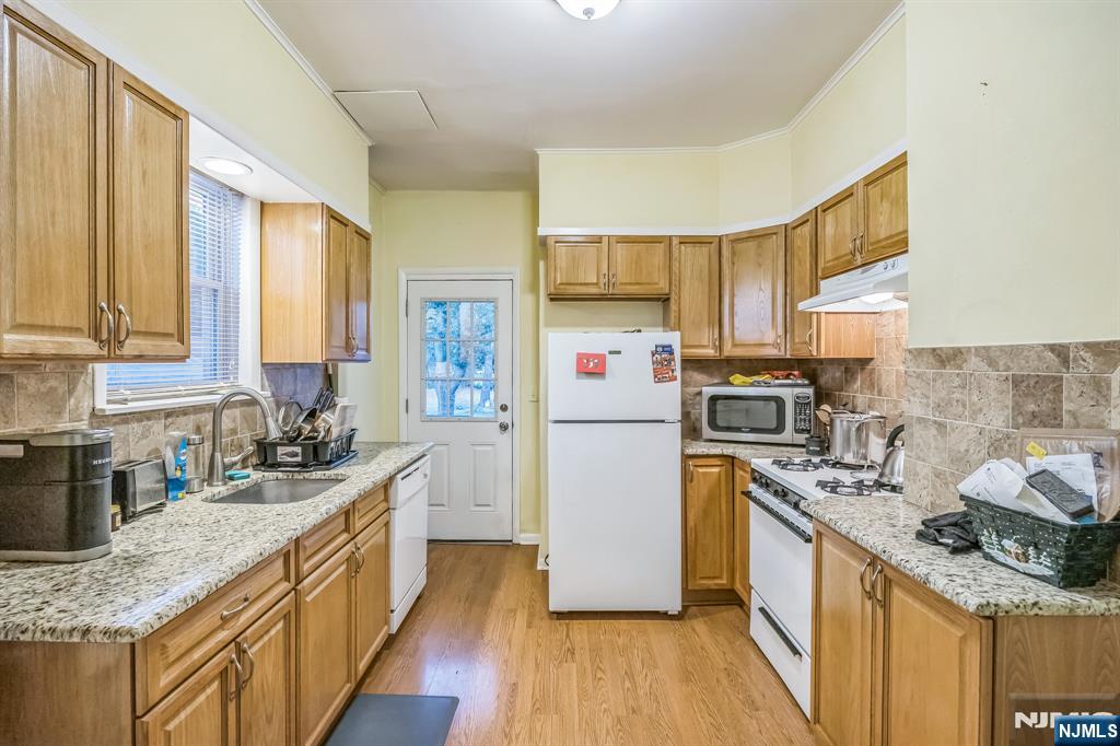 20 Maple Avenue Springfield, NJ 07081 - Photo 5 of 27