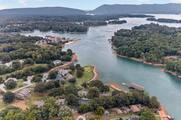 $679,000 | 216 Monoacan Trail, Huddleston, VA 24104