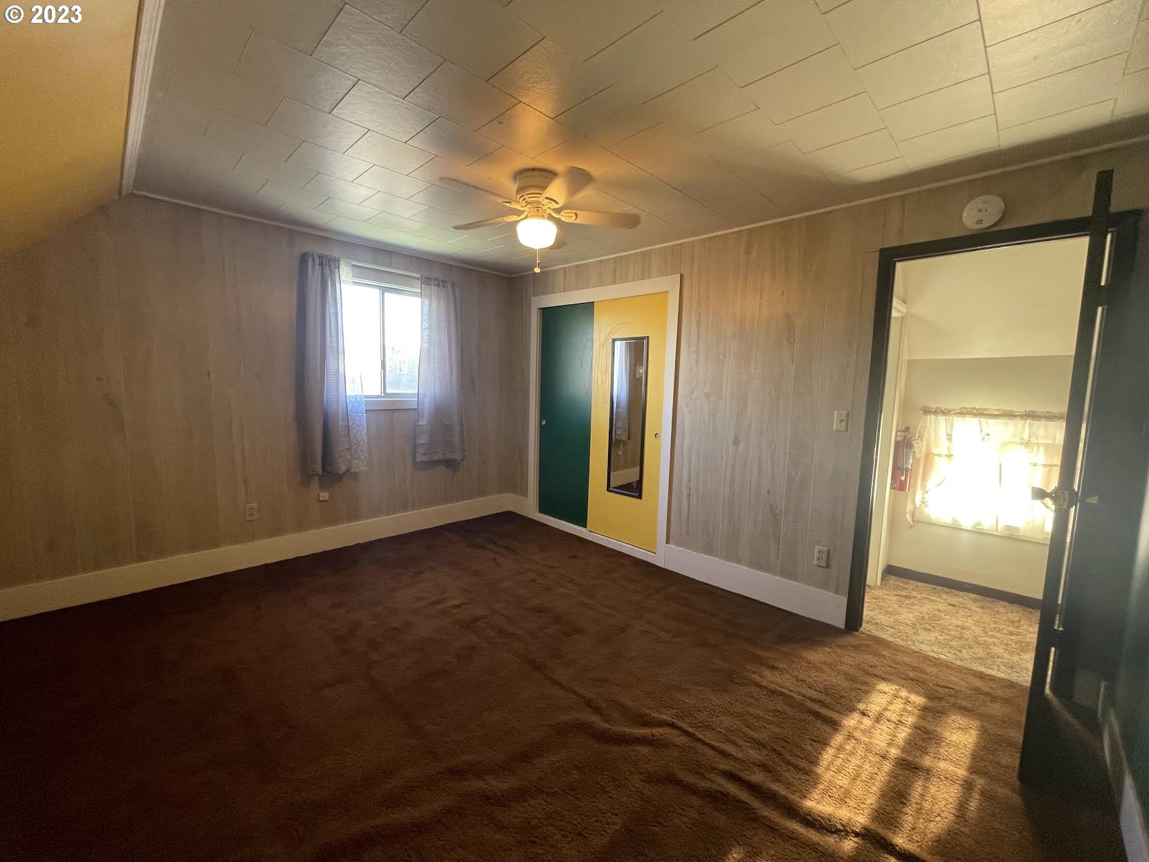 333 Southwest 3rd Street Pendleton, OR 97801 - Photo 18 of 20 a view of empty room with window
