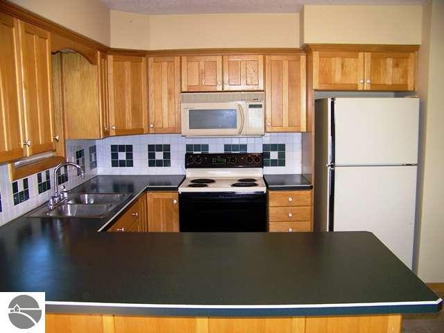 5033 Stricker Road Traverse City, MI 49684 - Photo 12 of 25 1734109-11.JPG