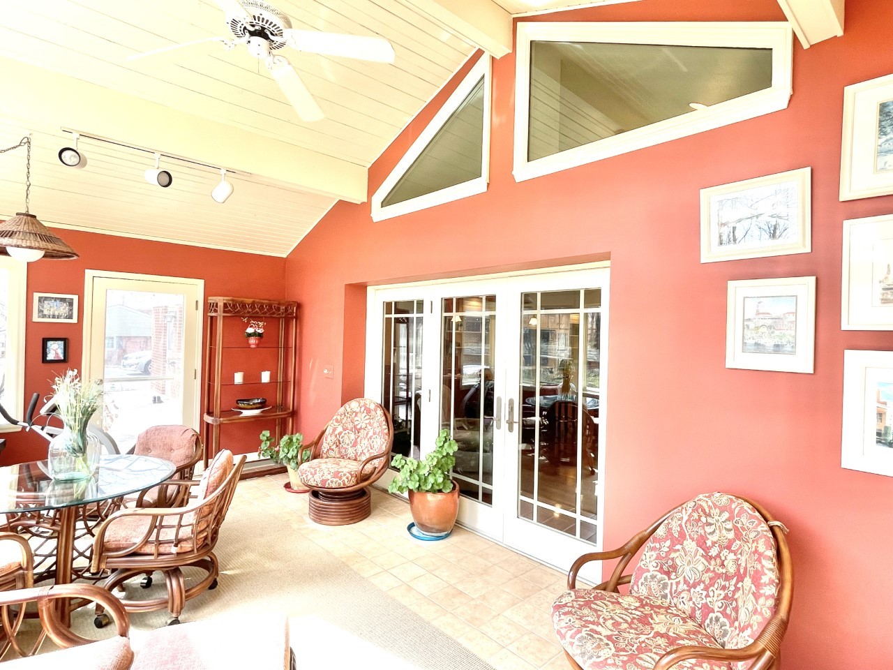 2583 East 259th Road Peru, IL 61354 - Photo 25 of 48 a view of a living room and a window