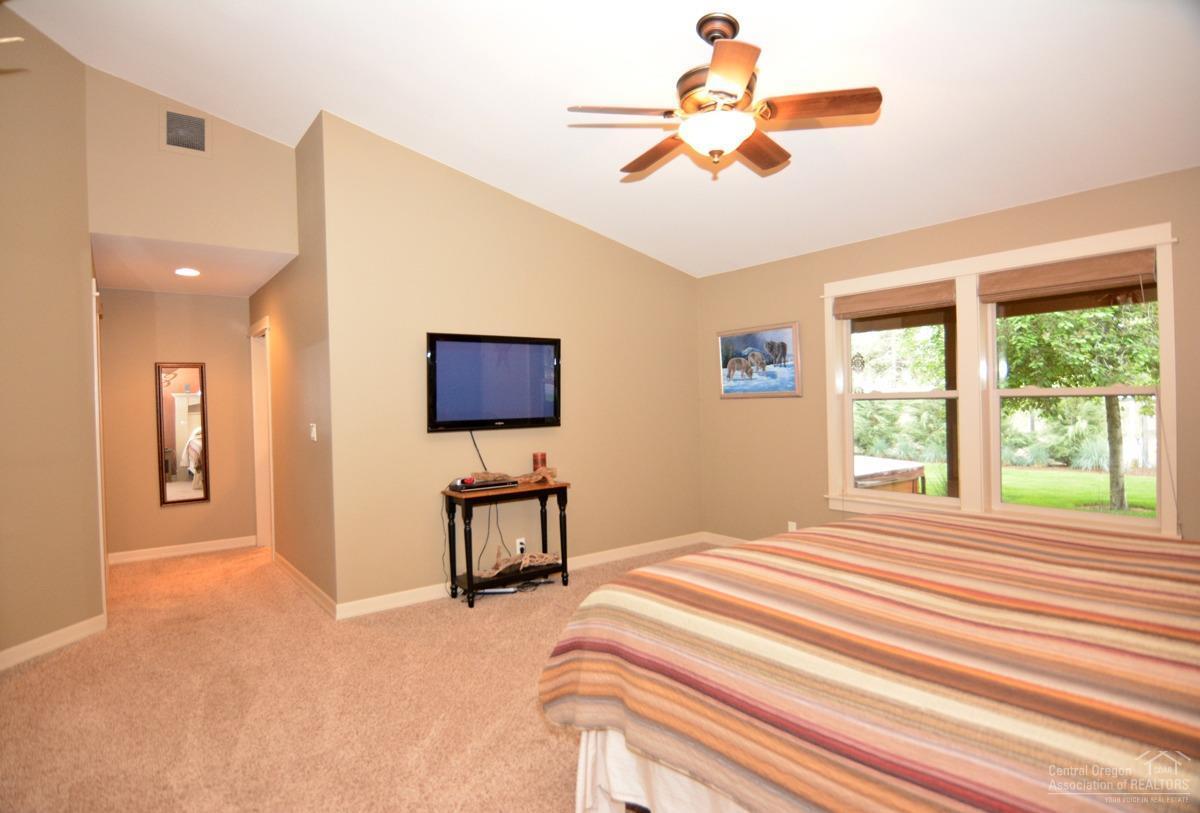 15885 Ranch Place La Pine, OR 97739 - Photo 15 of 25 Master Suite 1 bathroom on the right and