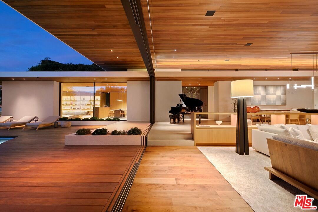 1675 Carla Ridge Beverly Hills, CA 90210 - Photo 12 of 52