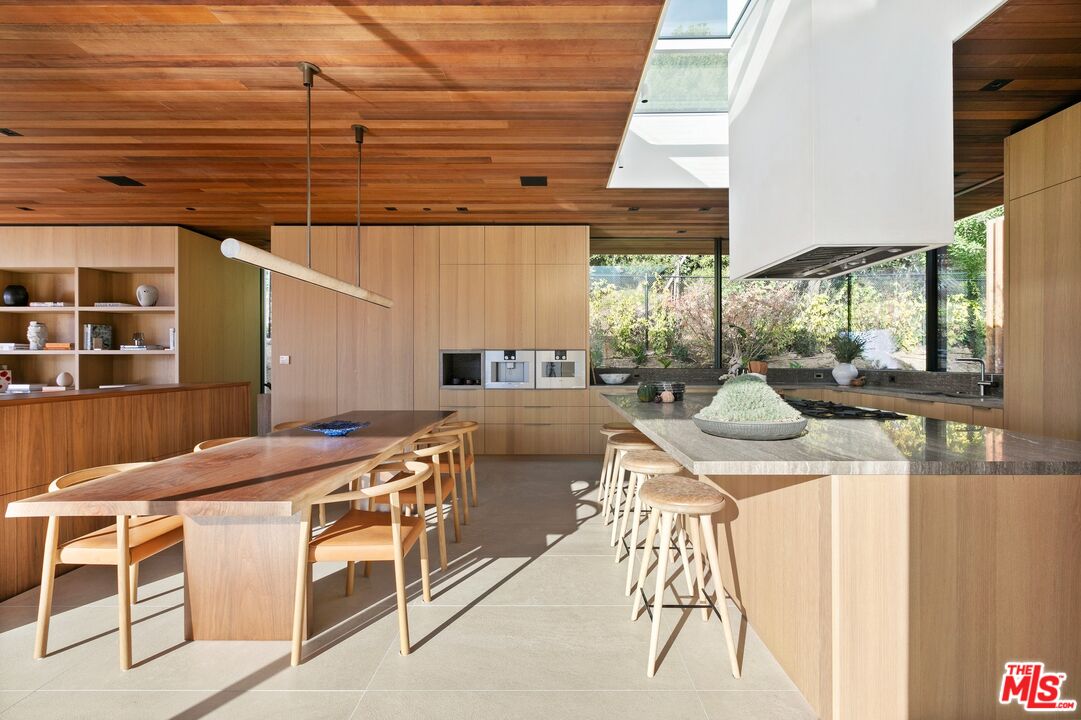 1675 Carla Ridge Beverly Hills, CA 90210 - Photo 16 of 52