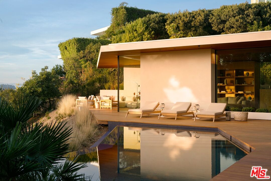 1675 Carla Ridge Beverly Hills, CA 90210 - Photo 18 of 52