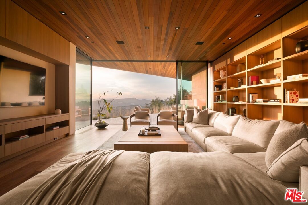 1675 Carla Ridge Beverly Hills, CA 90210 - Photo 19 of 52