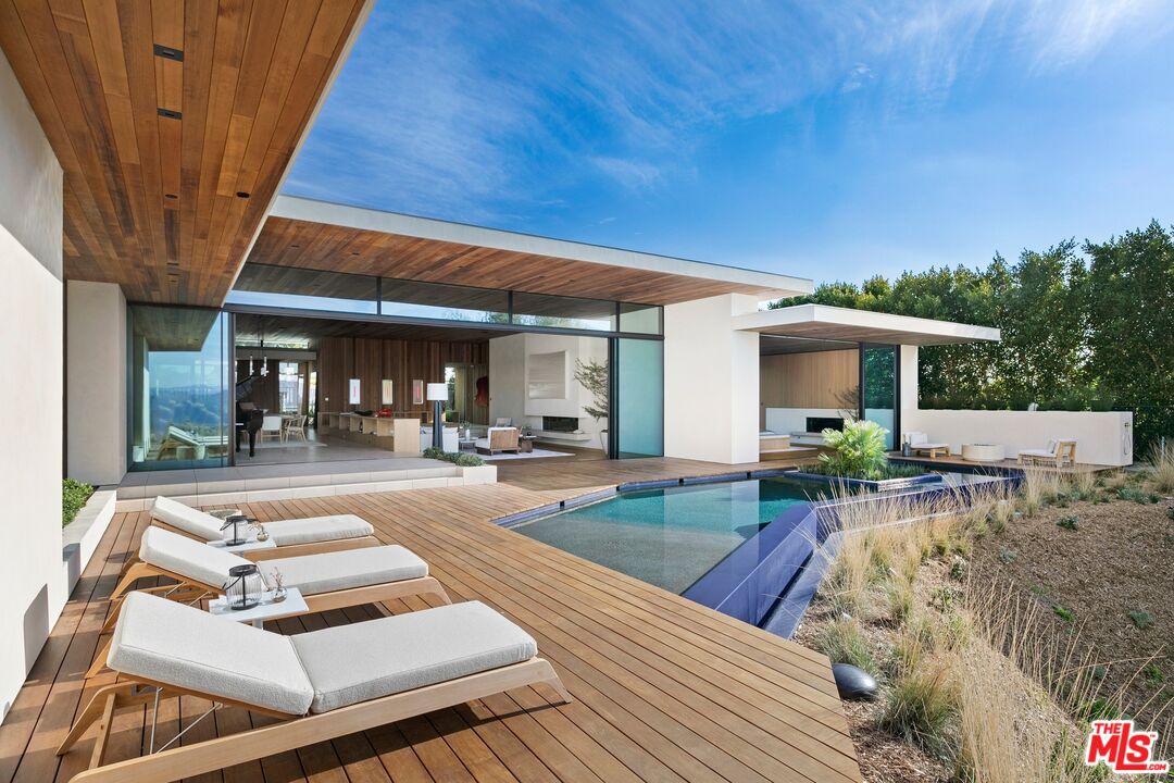 1675 Carla Ridge Beverly Hills, CA 90210 - Photo 2 of 52