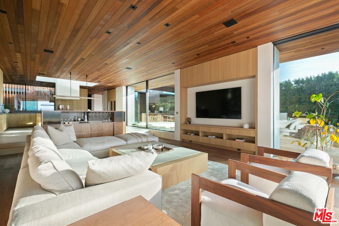 1675 Carla Ridge Beverly Hills, CA 90210 - Photo 24 of 52