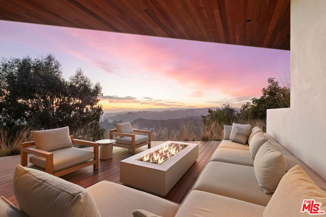 1675 Carla Ridge Beverly Hills, CA 90210 - Photo 25 of 52