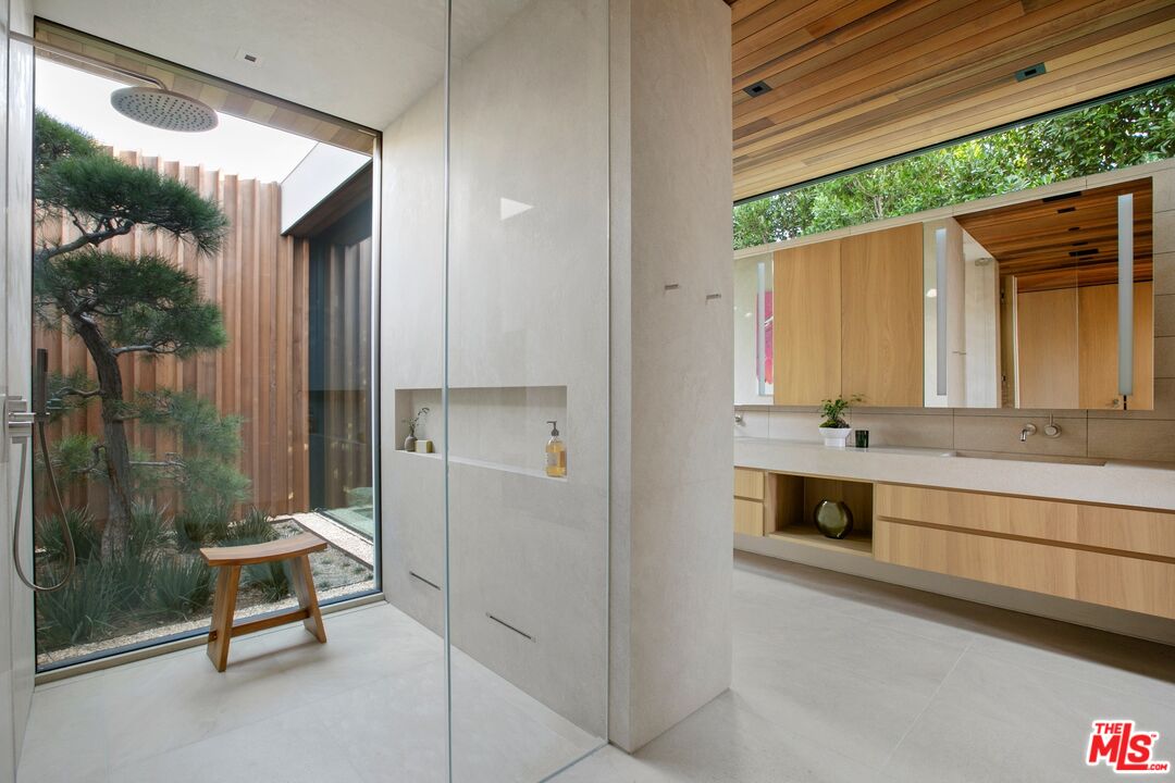 1675 Carla Ridge Beverly Hills, CA 90210 - Photo 34 of 52