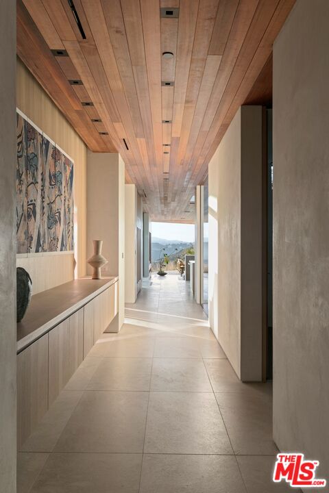 1675 Carla Ridge Beverly Hills, CA 90210 - Photo 35 of 52