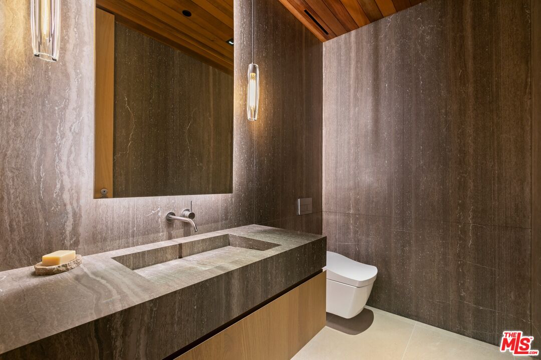 1675 Carla Ridge Beverly Hills, CA 90210 - Photo 36 of 52