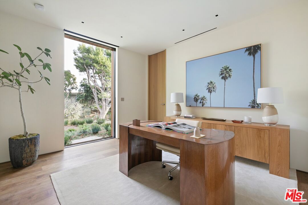 1675 Carla Ridge Beverly Hills, CA 90210 - Photo 48 of 52