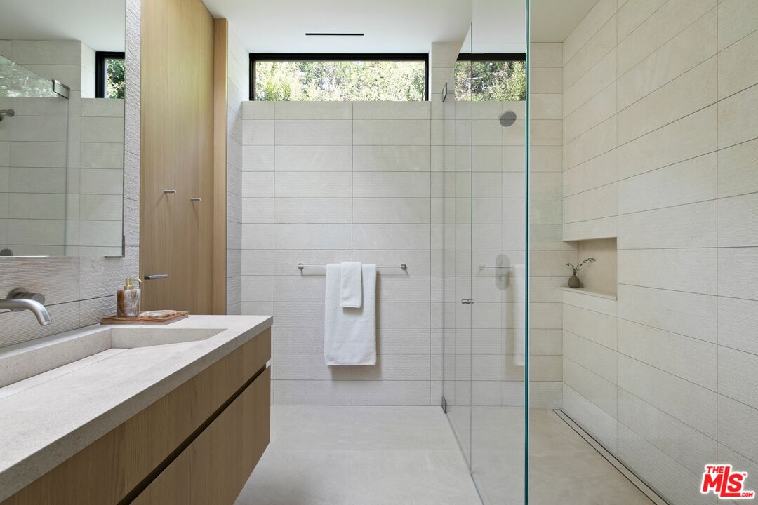 1675 Carla Ridge Beverly Hills, CA 90210 - Photo 50 of 52